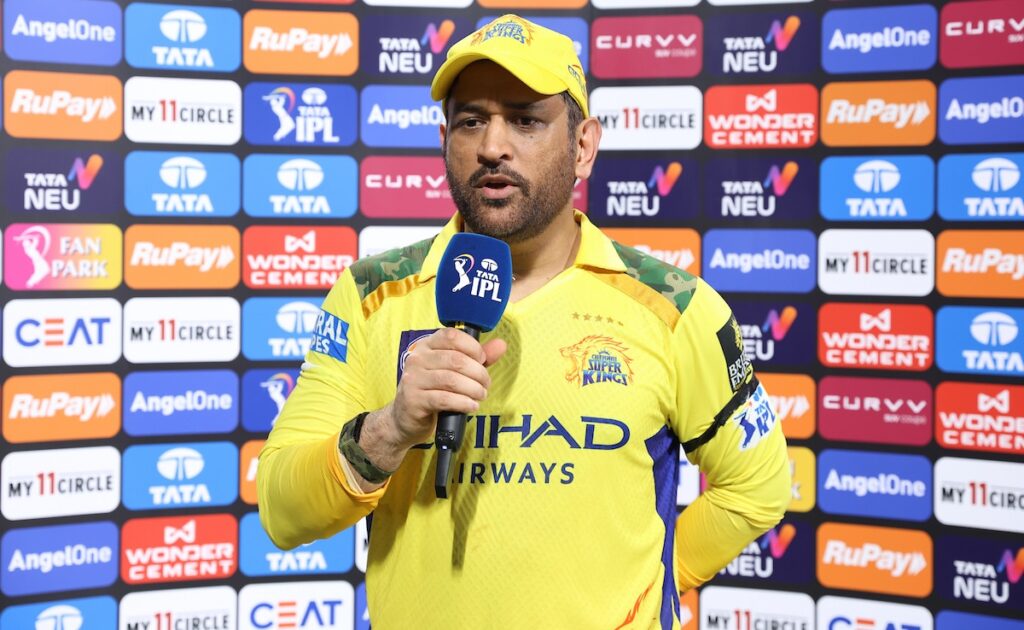 6ubdp3ao_ms-dhoni-pres-bcci_625x300_25_April_25.jpg