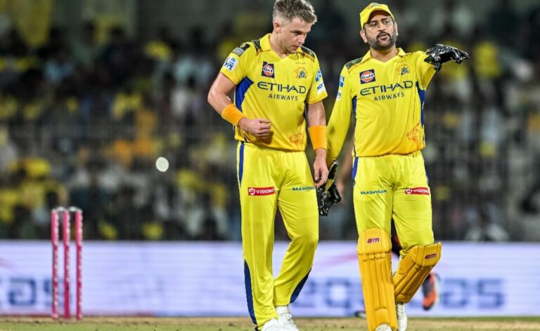 948mas44_ms-dhoni-sam-curran_625x300_30_April_25.jpg