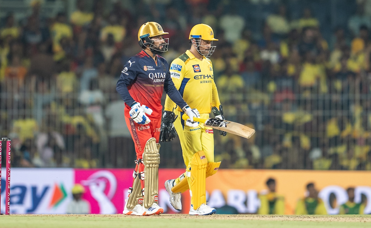 ni6cgpec_ms-dhoni-and-rajat-patidar-bcci_625x300_24_April_25.jpg