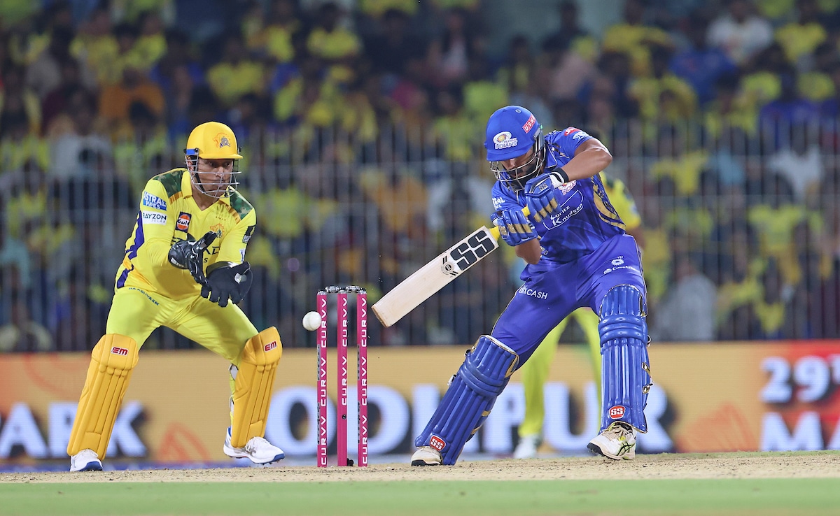 qn5lhlbo_ms-dhoni-naman-dhir-bcci_625x300_19_April_25.jpg
