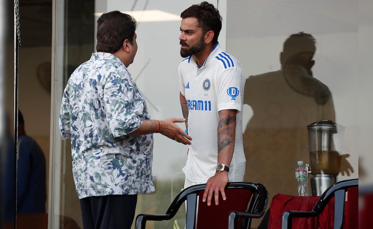 5uh0v4es_rajiv-shukla-speaking-to-virat-kohli-bcci_625x300_11_May_25.jpg