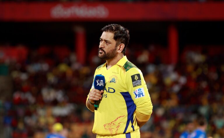 e6ufg8d8_ms-dhoni-bcci_625x300_04_May_25.jpg