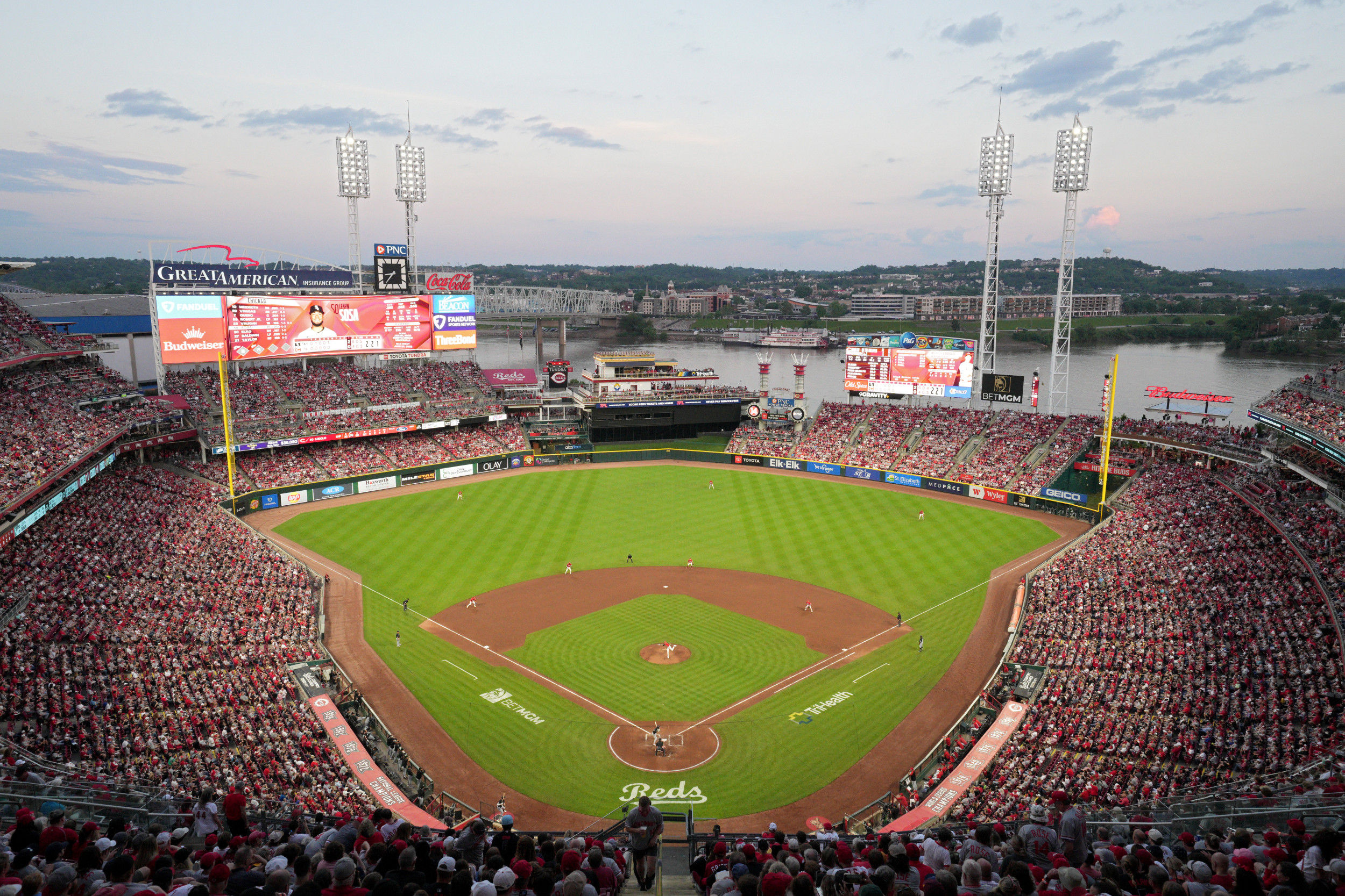 great-american-ball-park-reds.jpg