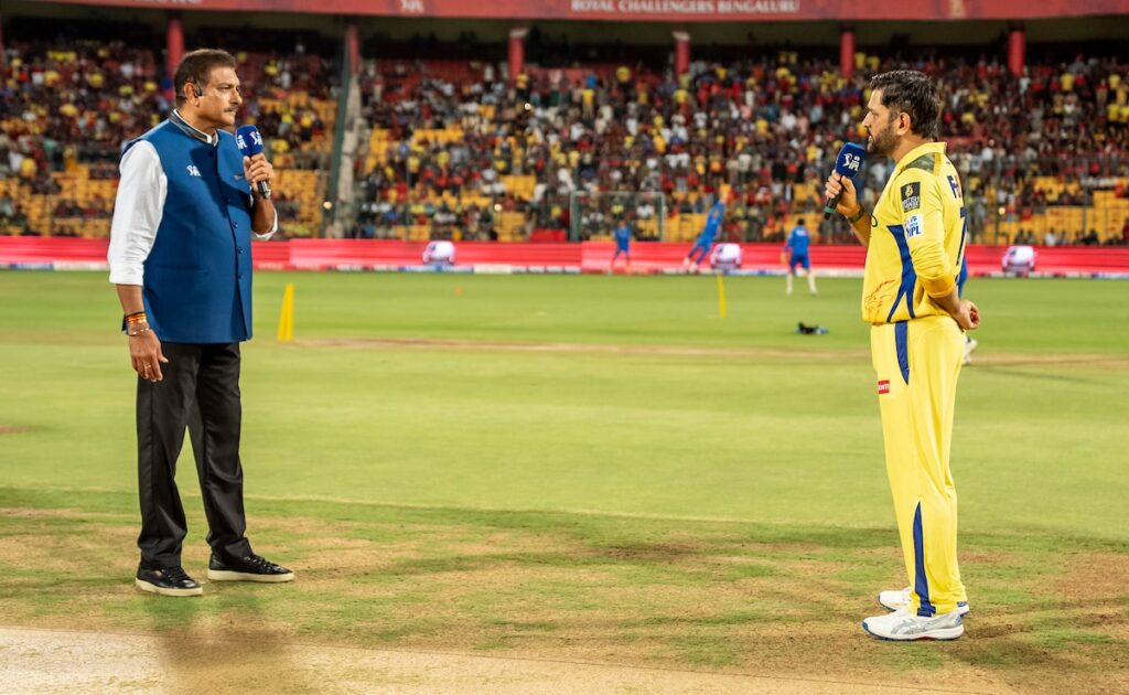 j4t24h64_ravi-shastri-ms-dhoni_625x300_03_May_25.jpg