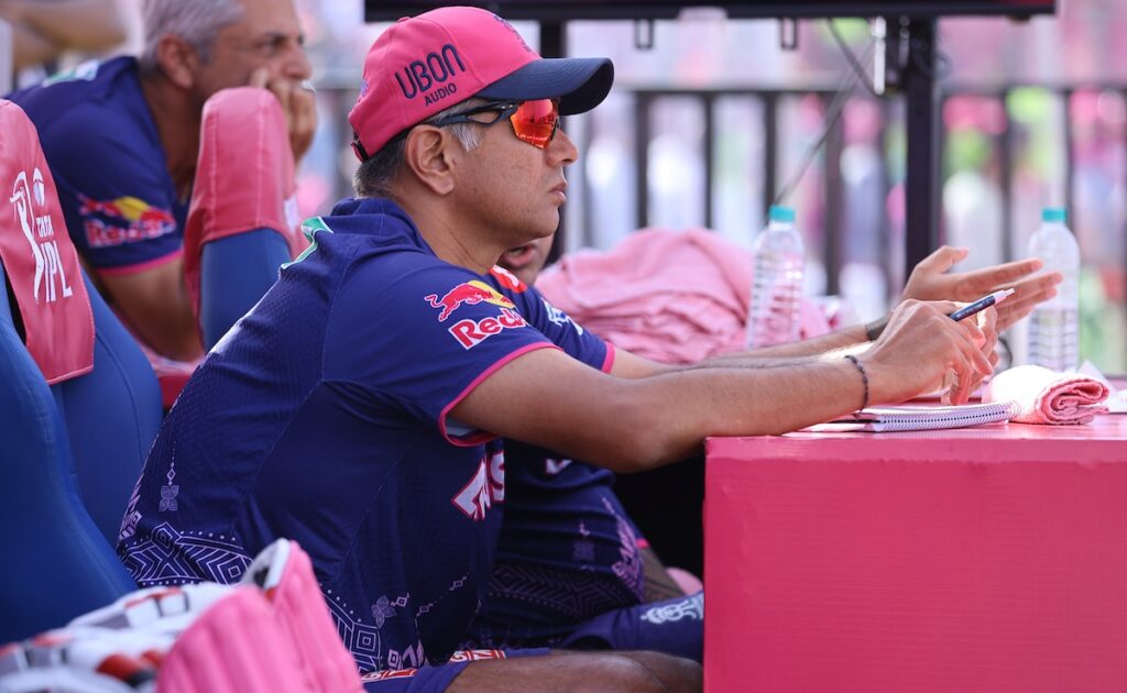 l24ho0e8_rahul-dravid-notes-bcci_625x300_21_May_25.jpg