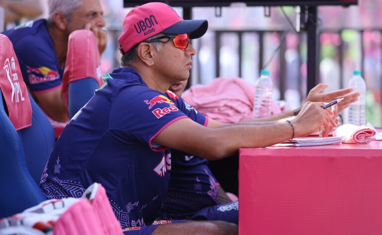 l24ho0e8_rahul-dravid-notes-bcci_625x300_21_May_25.jpg