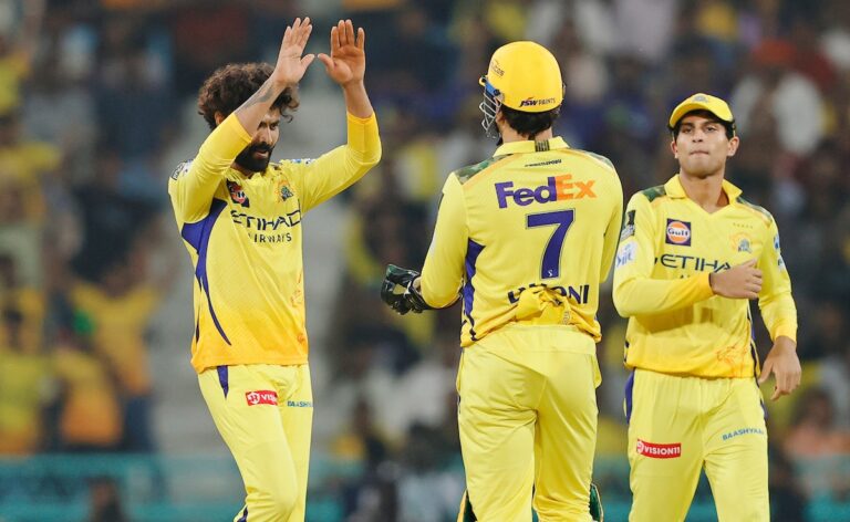 of1j7vec_ravindra-jadeja-ms-dhoni_625x300_14_April_25.jpg
