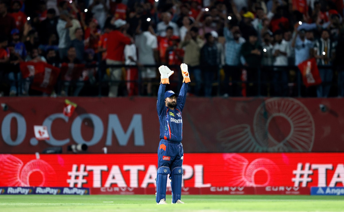 qecg57vc_rishabh-pant-bcci_625x300_23_May_25.jpg