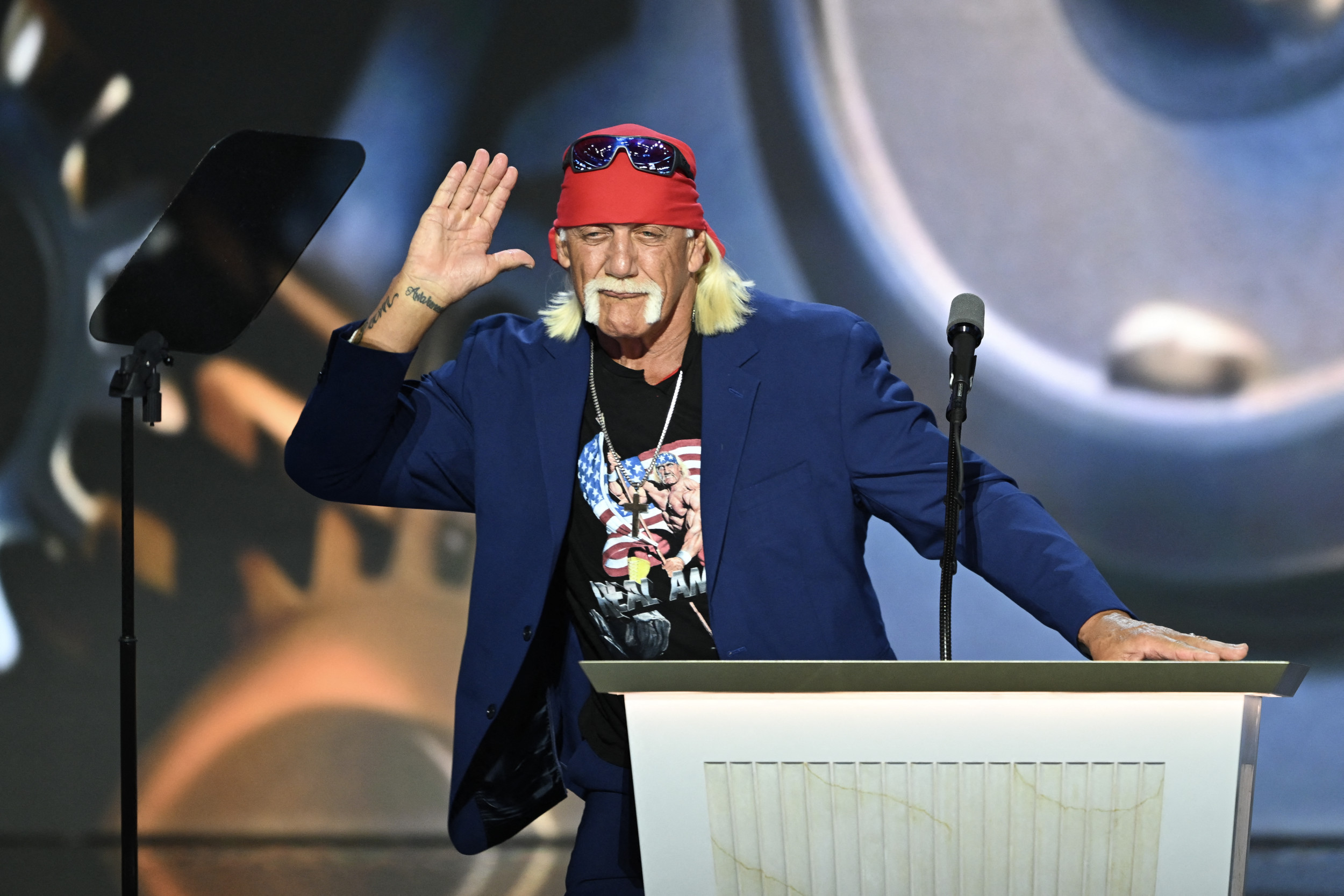 rnc-hulk-hogan.jpg