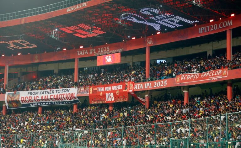 rqh14oho_rcb-fans_625x300_06_May_25.jpg