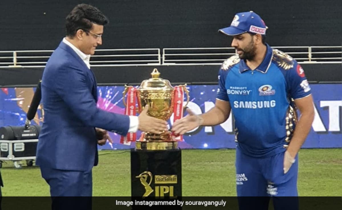 snh5vup8_sourav-ganguly-rohit-sharma-instagram_650x400_11_November_20.jpg