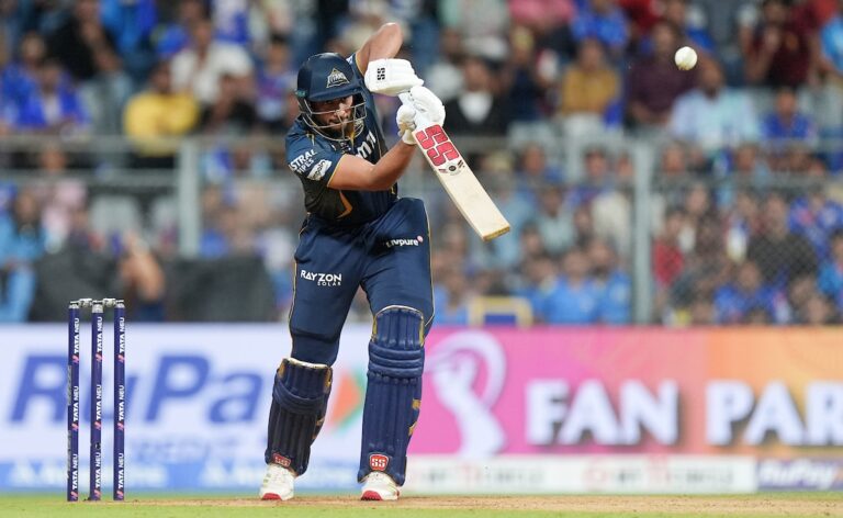 vh9ft7a_shahrukh-khan-bcci_625x300_07_May_25.jpg