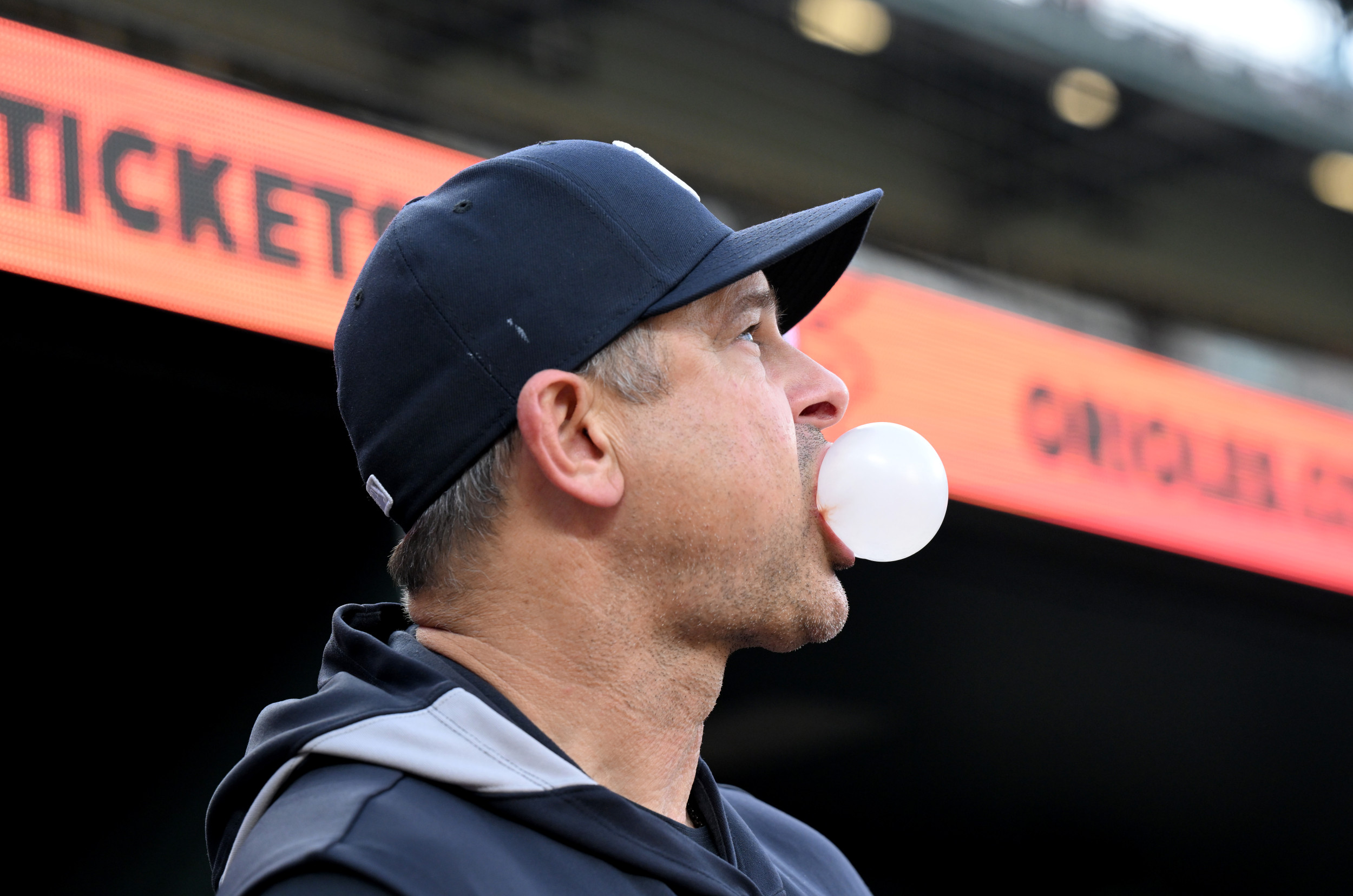 yankees-manager-aaron-boone-blows-bubble.jpg