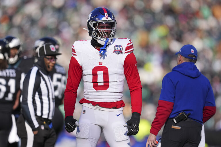 brian-burns-giants.jpg