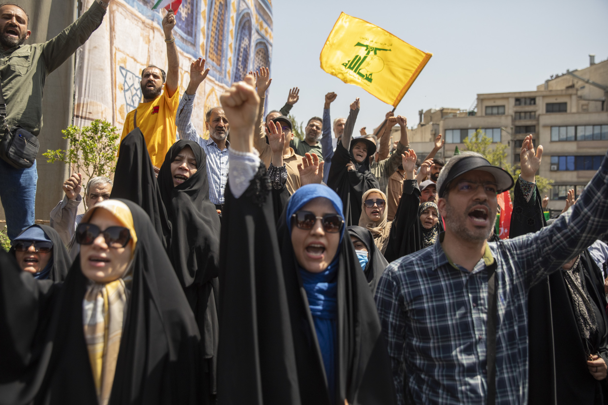 hezbollah-supporters-iran.jpg