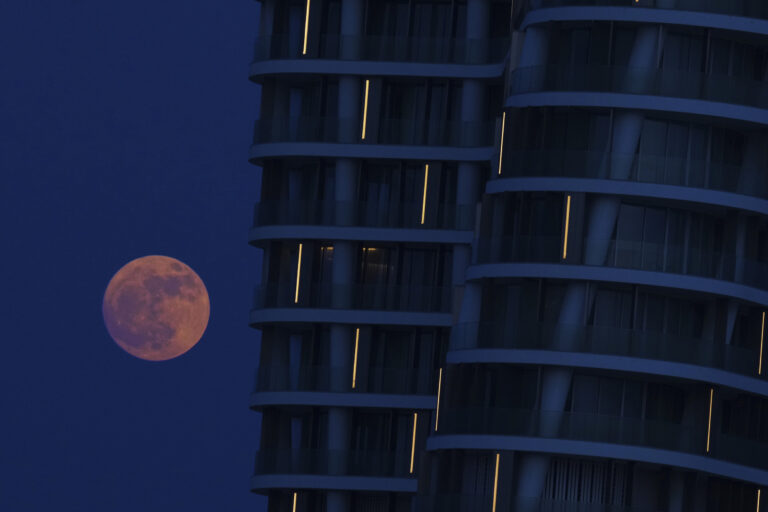 strawberry-moon-2025.jpg
