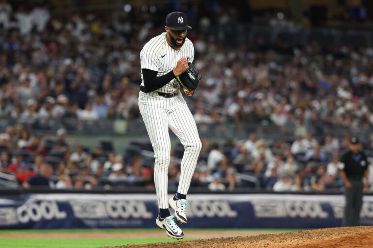 1756146302_new-york-yankees-pitcher-devin-williams.jpg