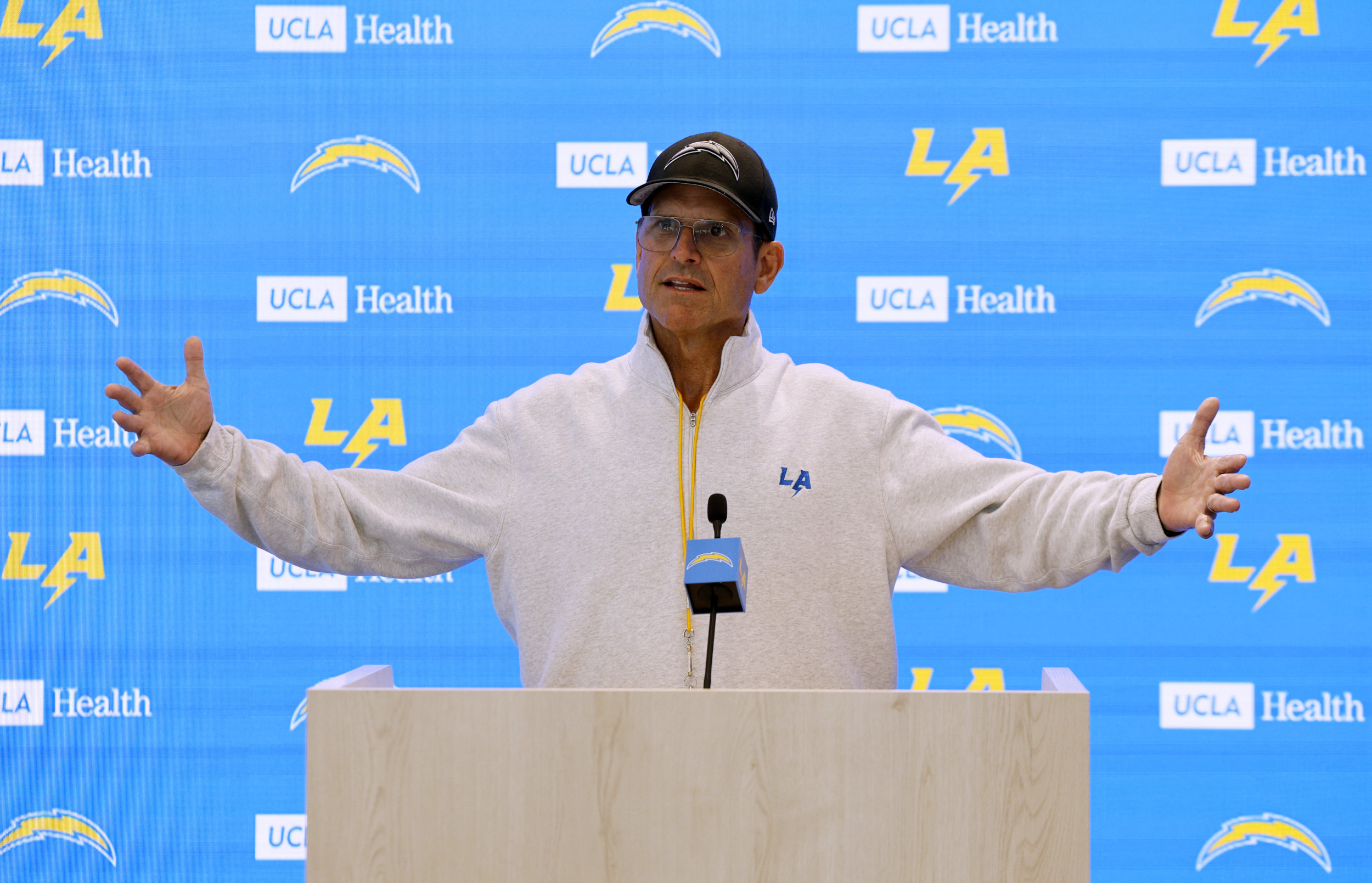 chargers-head-coach-jim-harbaugh.jpg