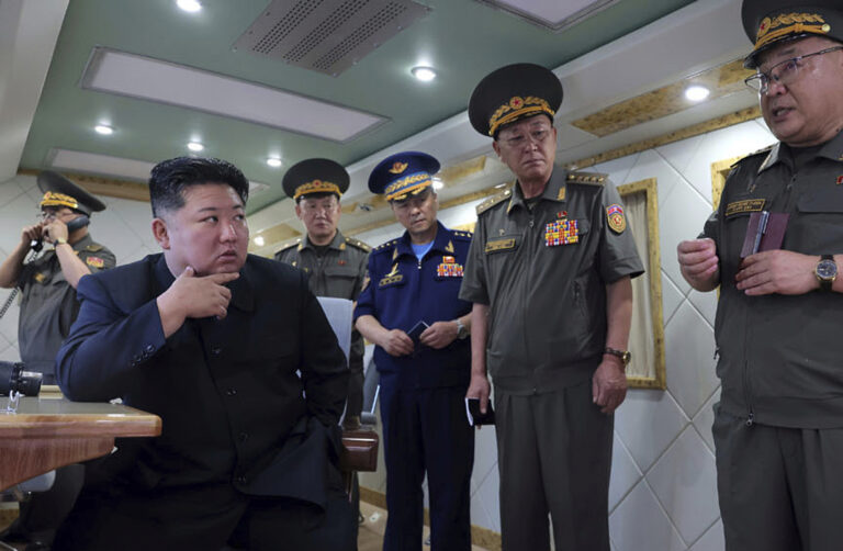 kim-jong-un-generals.jpg