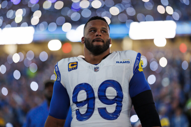 los-angeles-rams-de-aaron-donald.jpg