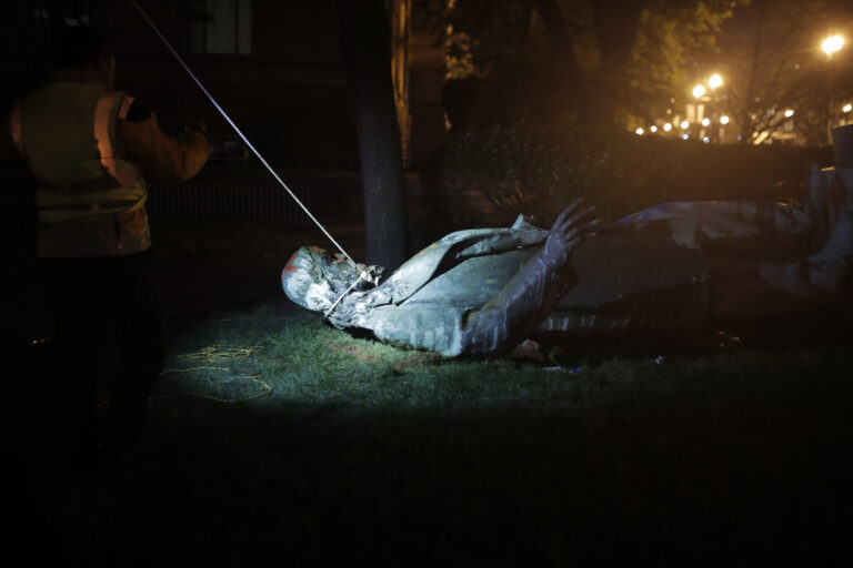 statue-confederate-general-reinstalled.jpg