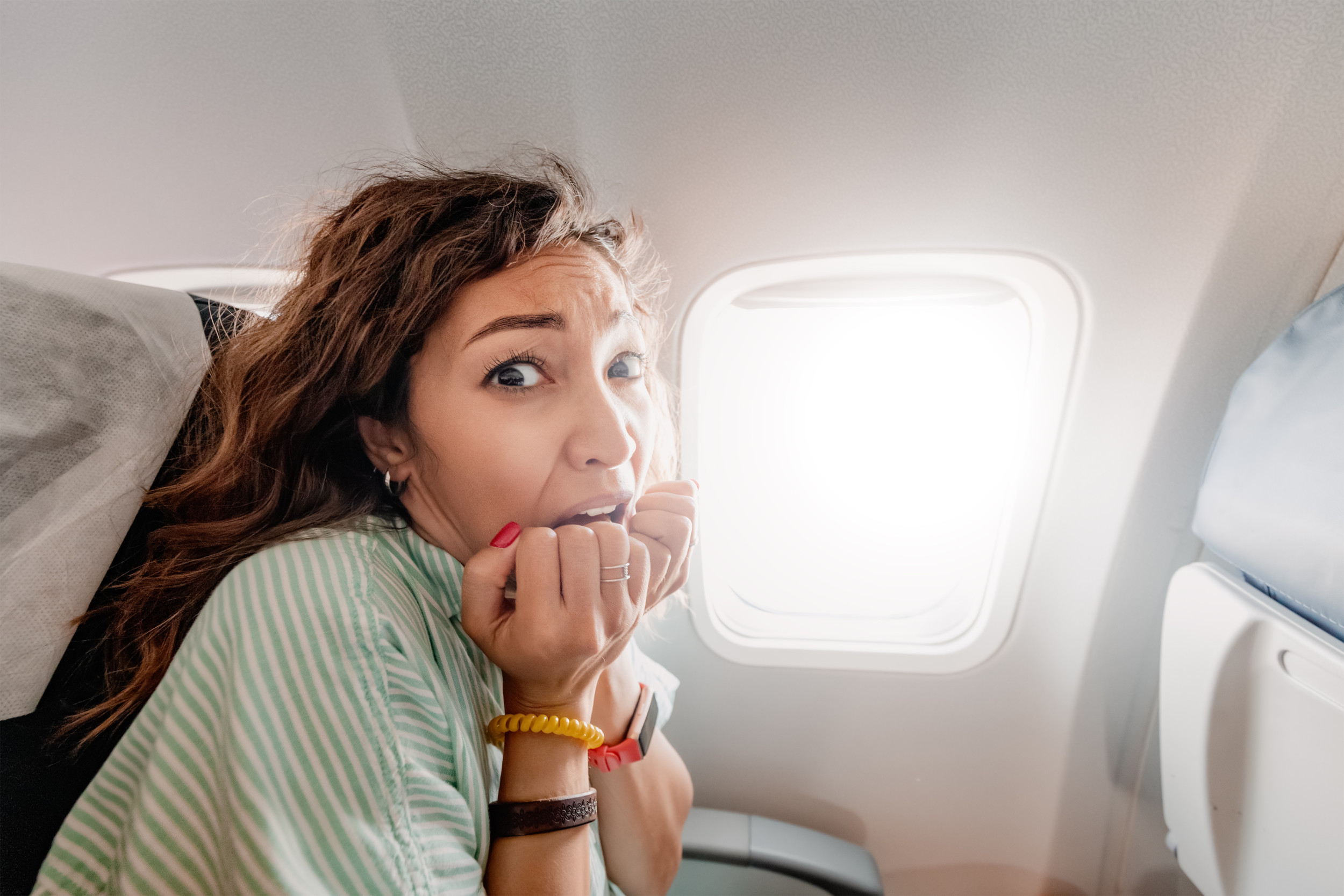 woman-scared-plane.jpg