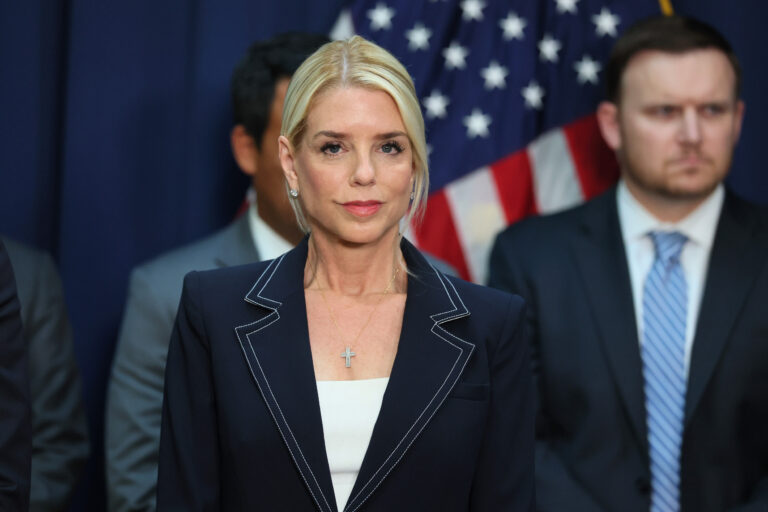 pam-bondi-canada-border-crackdown.jpg