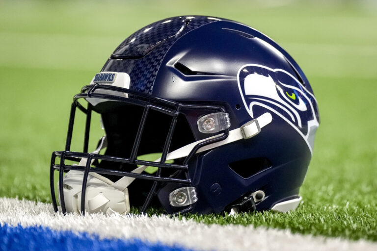 seattle-seahawks-helmet.jpg