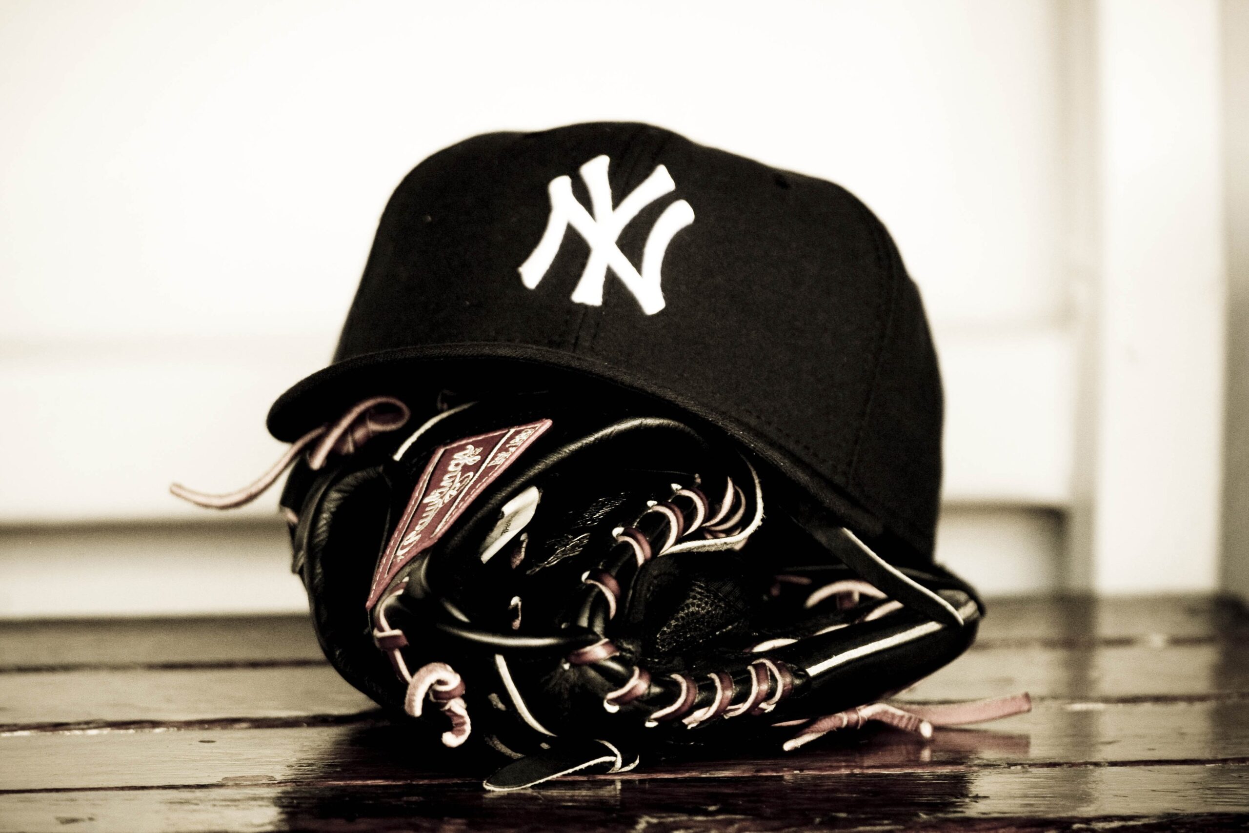 yankees-hat-glove.jpg